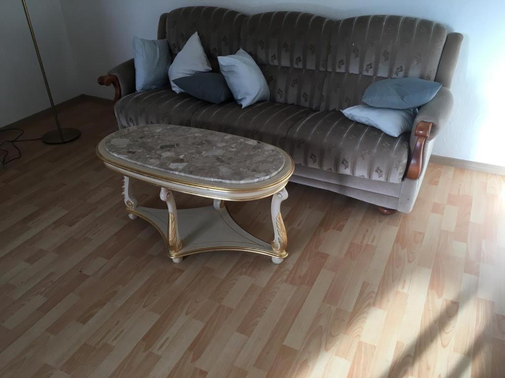 Gemuetliche Ferienwohnung Fuer 6 Personen Im Schloss Kastorf Knorrendorf ภายนอก รูปภาพ